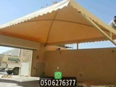 ألوان مظلات السيارات في الرياض