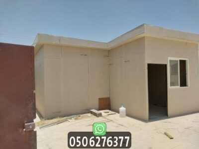 مما يتكون صاج الساندوتش بانل